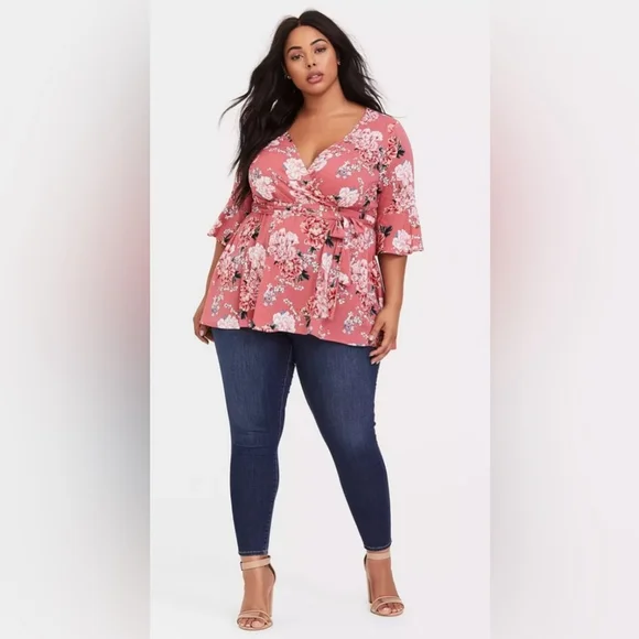 torrid Babydoll Challis Surplice pink Floral Top size 2X - Picture 2 of 9